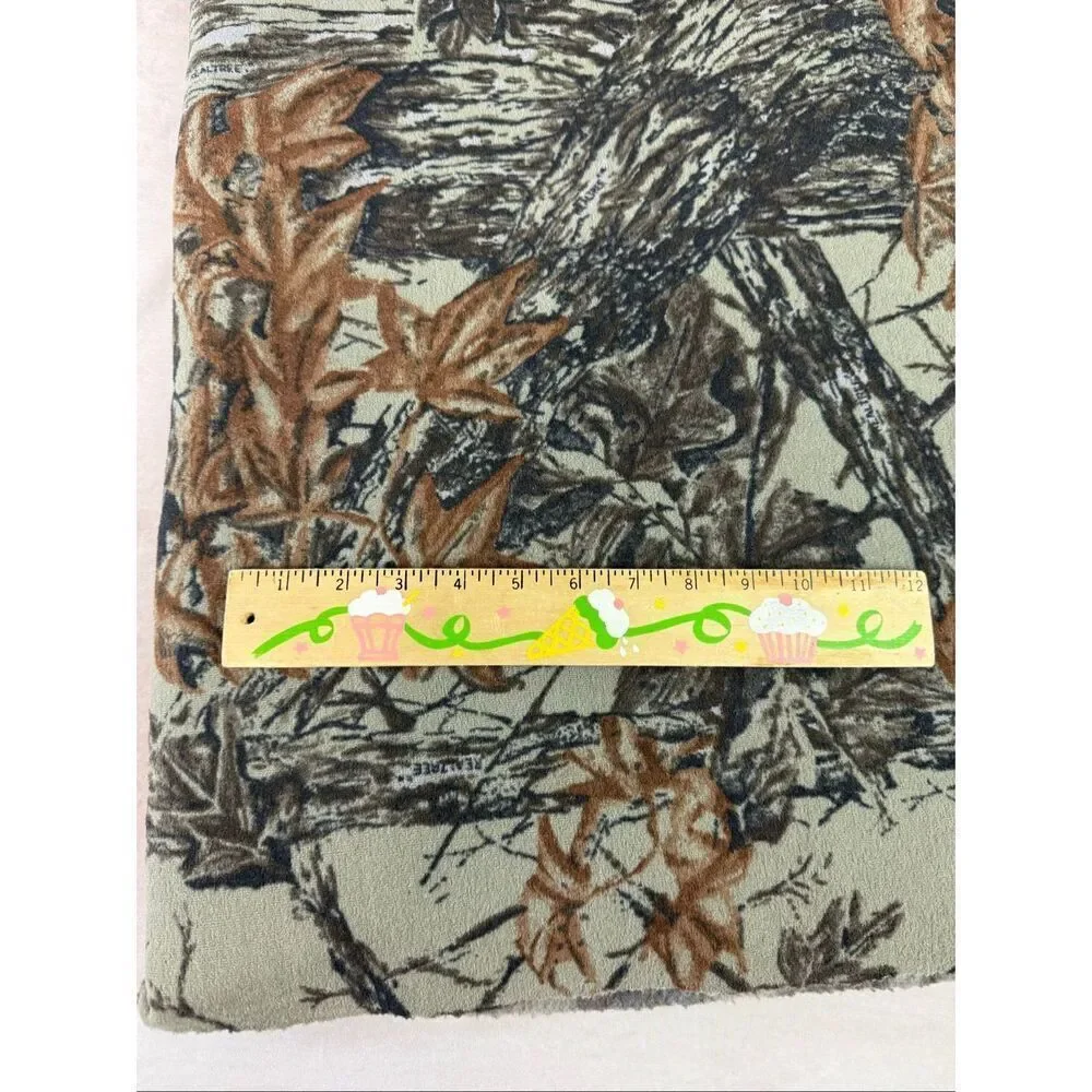 Vintage Realtree Camouflage Fabric Thick Fleece 55x80”